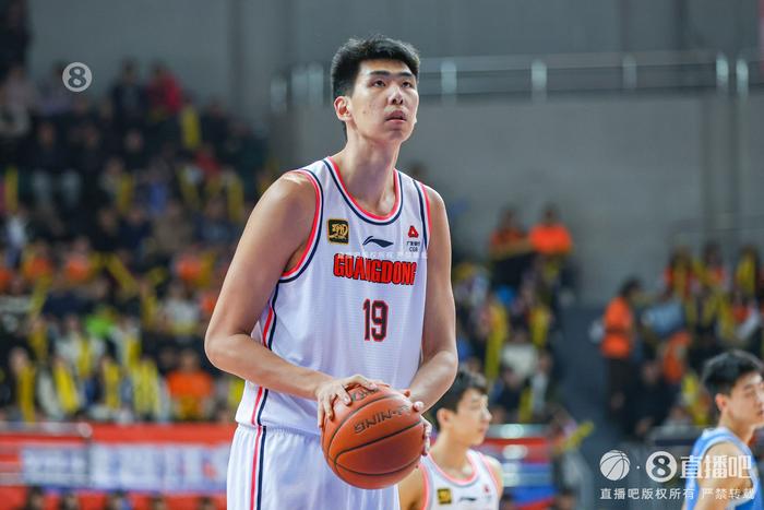 星空体育在线入口-媒体人：徐昕这么好的天赋要好好努力 争取早日为中国男篮做贡献