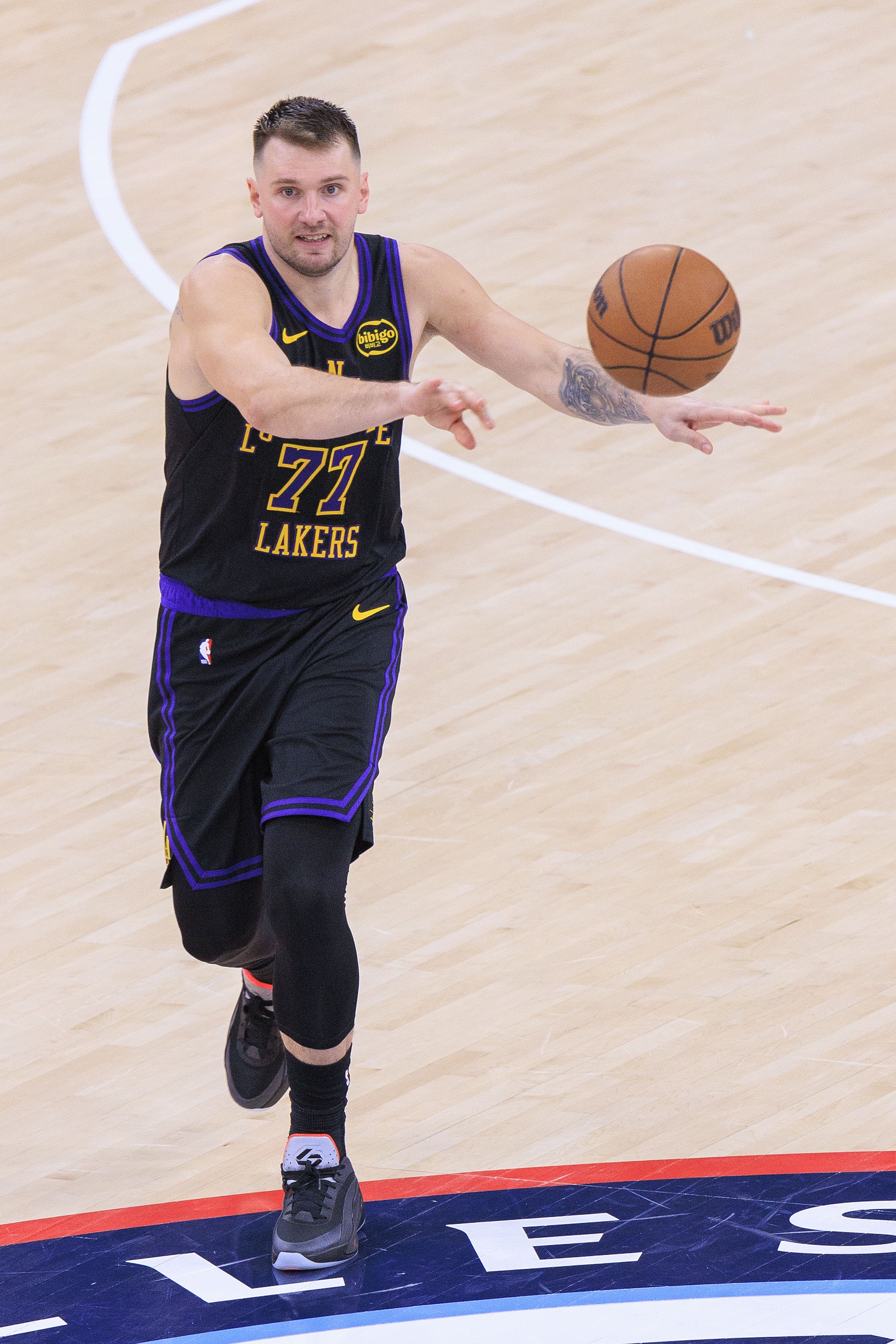 星空体育登录入口-东契奇：过去三场我们下半场防守好 要想办法把上半场的防守打好